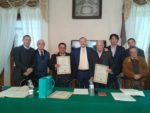 FOTO N-¦ 1 = Foto di Gruppo con i premiati