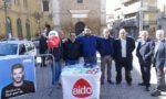 FOTO N-¦ 3 = Foto di gruppo per Aidop e Avis in piazza Vittorio Emanuele di Pietraperzia