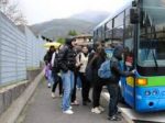 FOTO N-¦ 2 = Autobus studenti pendolari