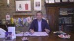 sindaco accardi nel suo gabinetto