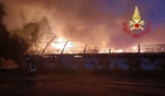 incendio_capannone_vigili_del_fuoco