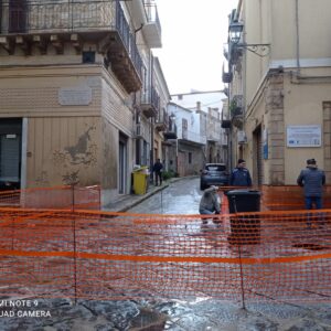 BARRAFRANCA. Voragine in via Vittorio Emanuele, incrocio via Fratelli Bonfirraro