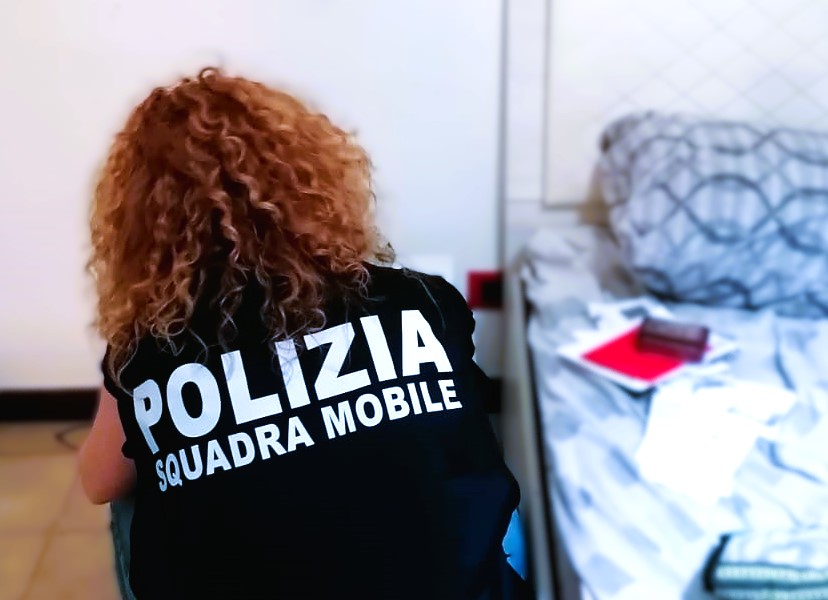 polizia squadra mobile